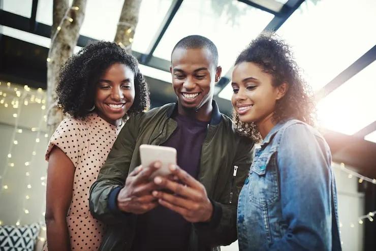 People using digital financial solutions